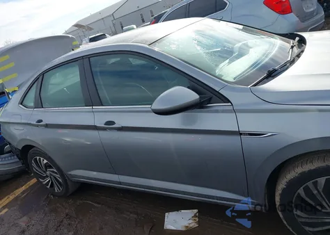 2020 Volkswagen Jetta 1.4T Sel z USA, uszkodzony, nr VIN 3VWEB7BU8LM021900